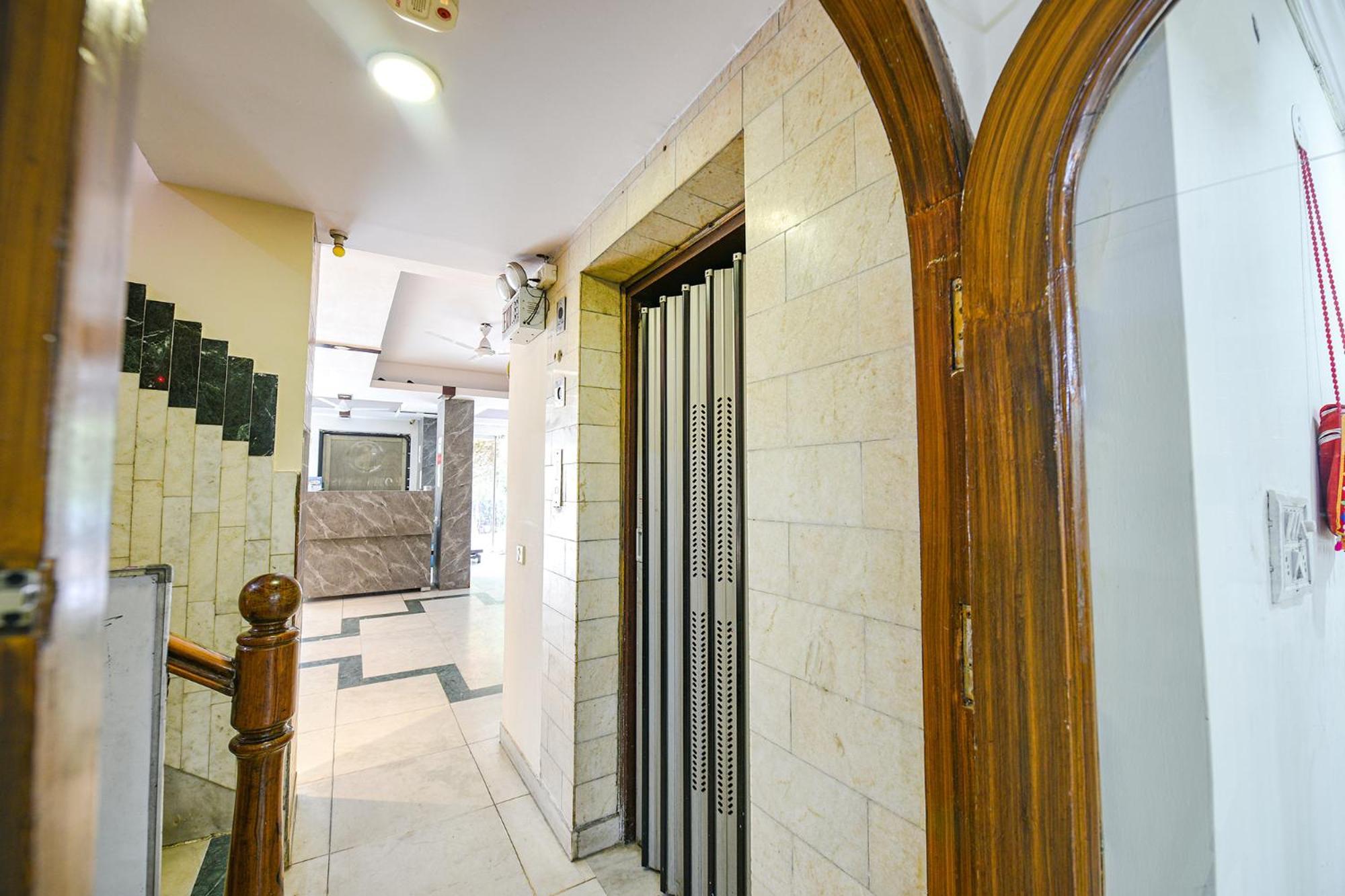 Fabhotel Swiss International Patel Nagar New Delhi Exterior photo